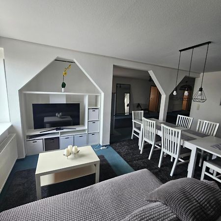 6 Bedroom Private Apartment & Lounge Rostock Bagian luar foto