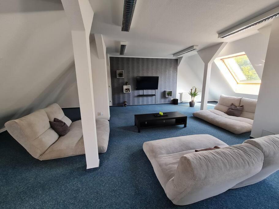 6 Bedroom Private Apartment & Lounge Rostock Bagian luar foto