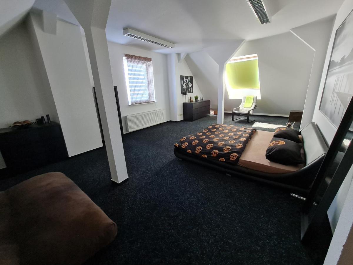6 Bedroom Private Apartment & Lounge Rostock Bagian luar foto