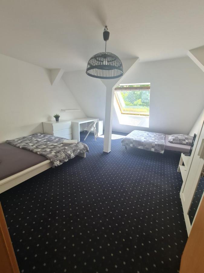 6 Bedroom Private Apartment & Lounge Rostock Bagian luar foto