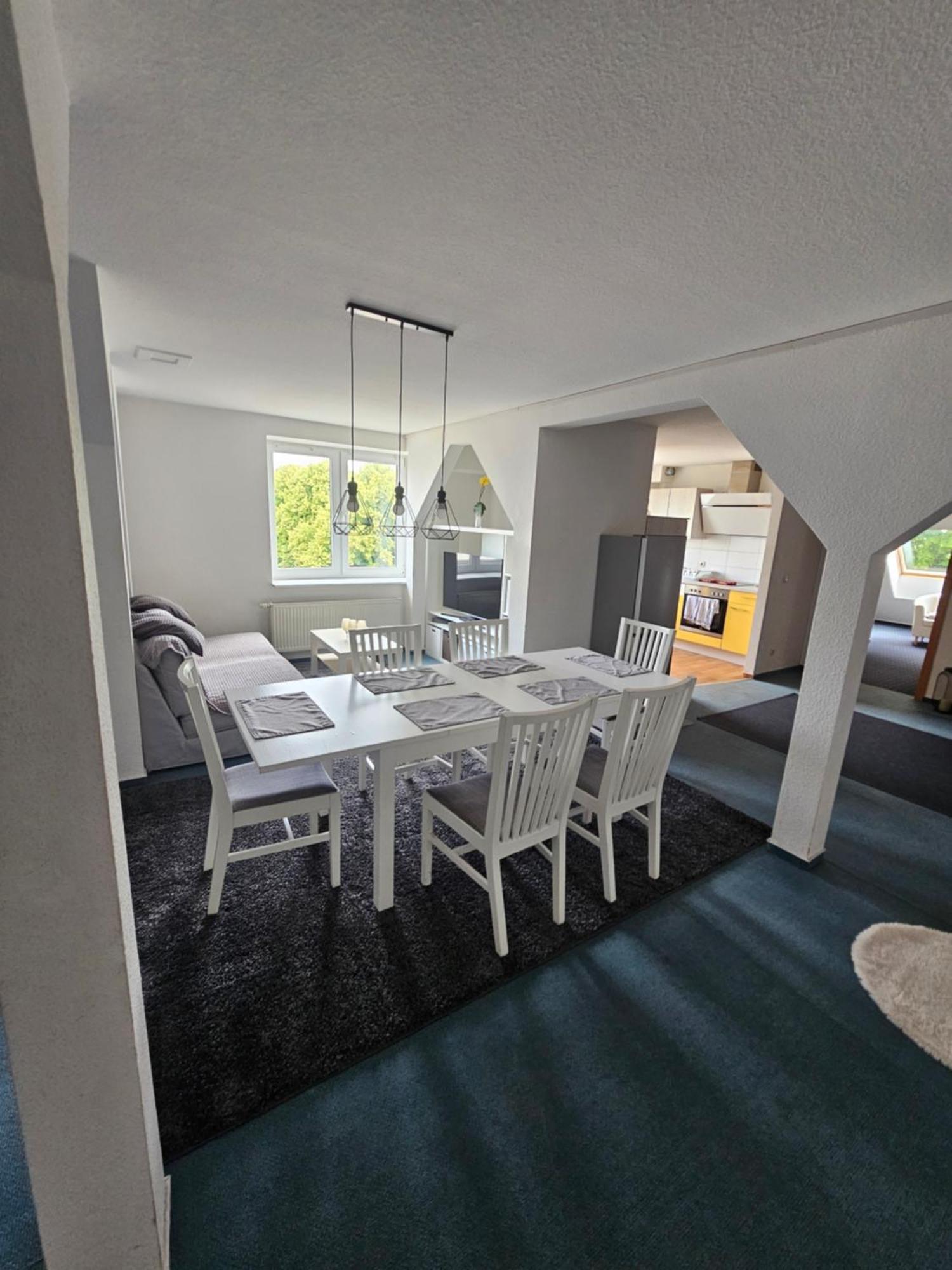 6 Bedroom Private Apartment & Lounge Rostock Bagian luar foto